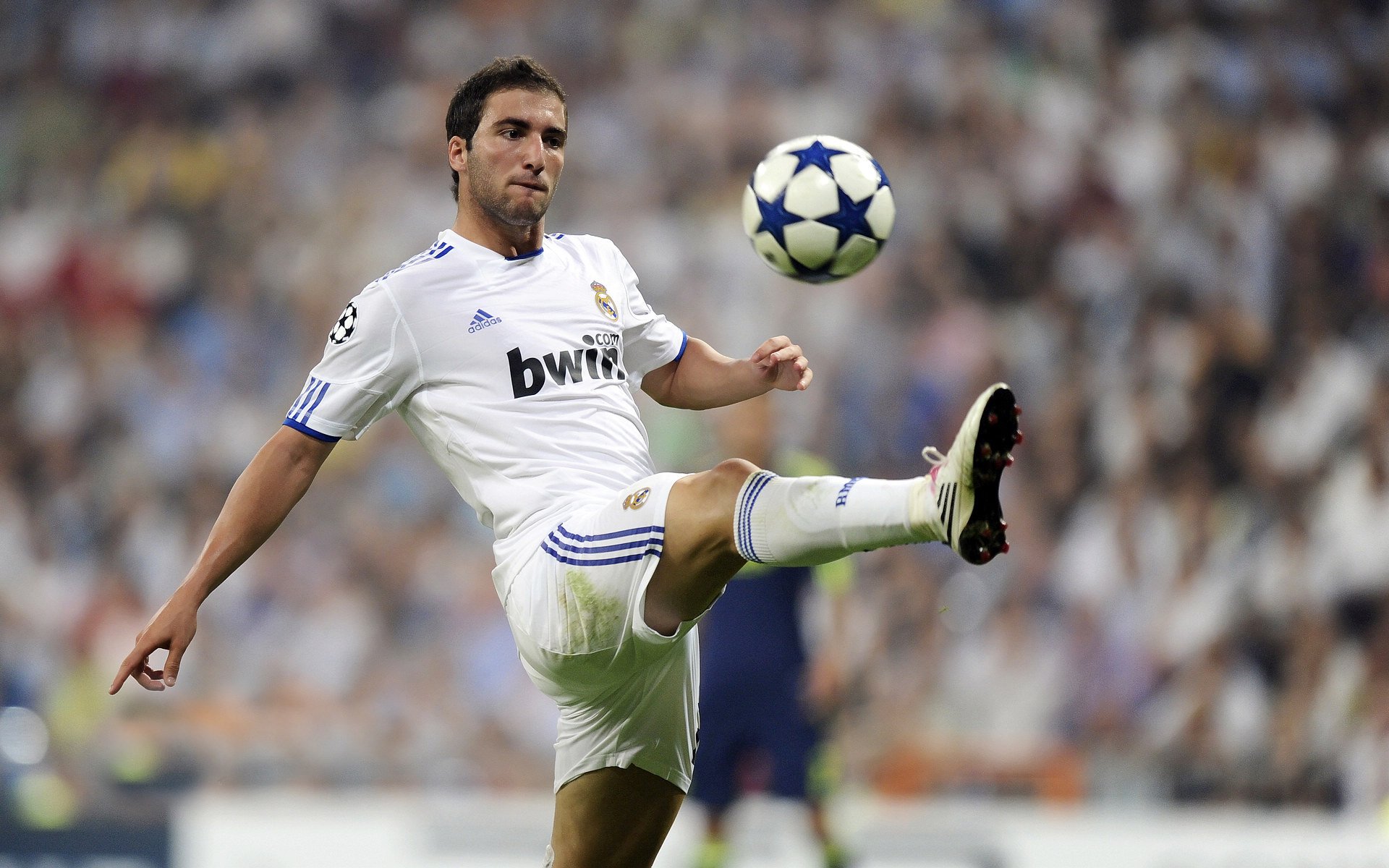 jiuyou游戏大厅-曼城主场力克布莱顿，重回胜轨，曼城和布莱顿比分预测